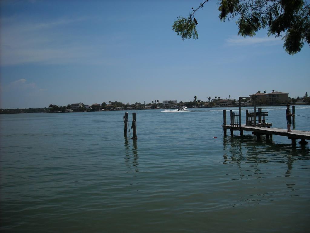 Mediterranean Three Story Beach Townhouse St. Pete Beach Extérieur photo