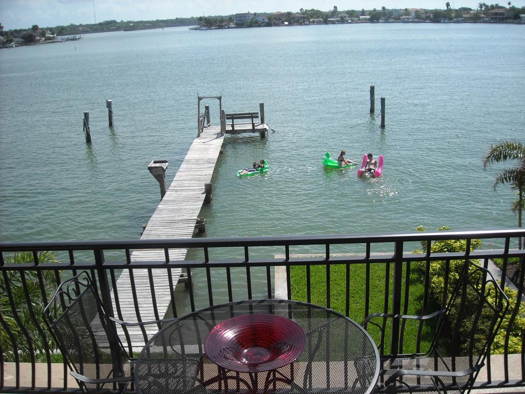 Mediterranean Three Story Beach Townhouse St. Pete Beach Extérieur photo